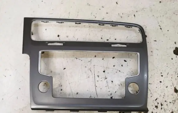 Volkswagen Golf VII Radio/GPS head unit trim 5G1819743