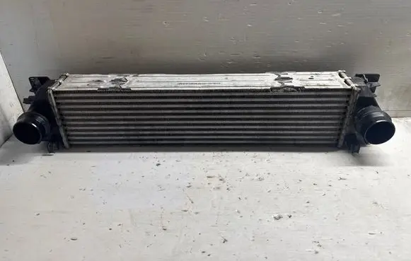 Volvo XC40 Intercooler radiator 31439780