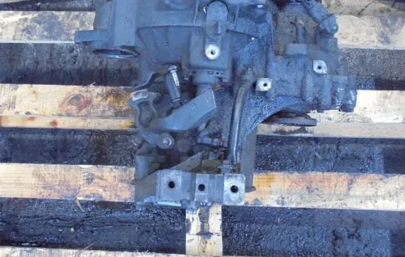 Volkswagen Golf IV Manual 4 speed gearbox 