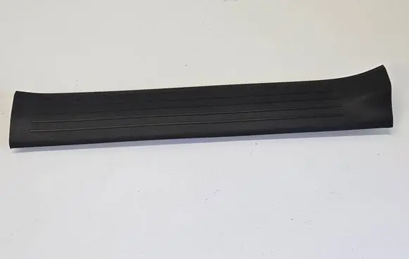 Mercedes-Benz GLS X167 Rear sill trim cover A1676803801