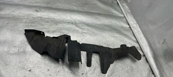 Chrysler Voyager Intercooler air guide/duct channel 04677669AB 99963V
