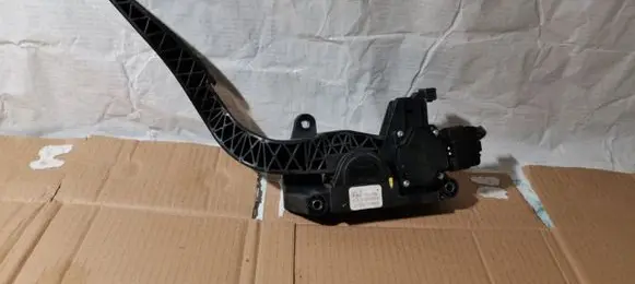 Chevrolet Captiva Accelerator throttle pedal