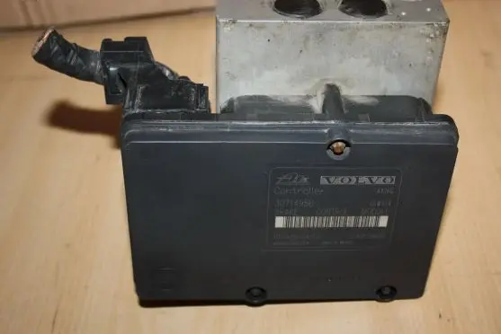 Volvo S60 ABS Pump 30714956