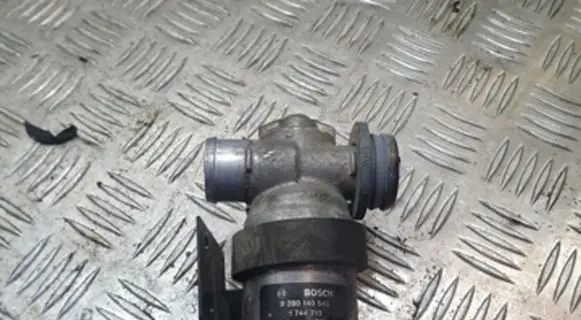 BMW 5 E39 Idle control valve (regulator) 0280140545 1744713