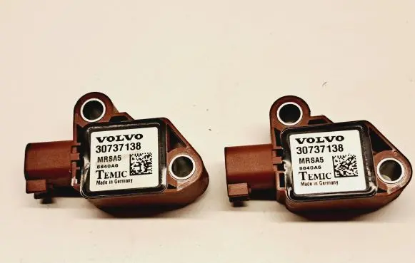 Volvo V50 Airbag deployment crash/impact sensor 30737138