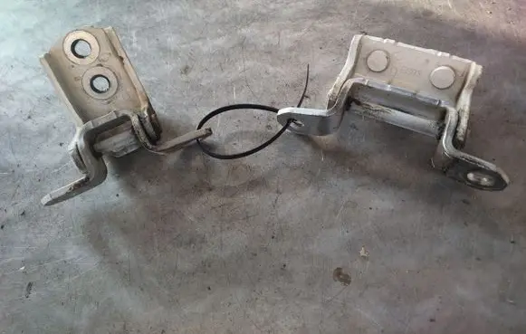 Nissan Qashqai+2 Rear door hinge set 