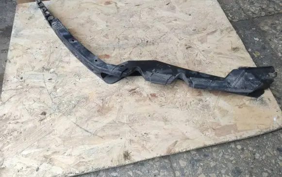 Skoda Octavia Mk2 (1Z) Front bumper mounting bracket 1Z0807184
