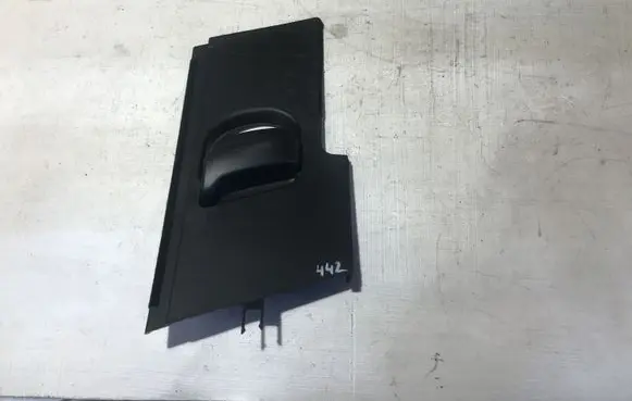Volvo XC90 Seat belt trim 31389168