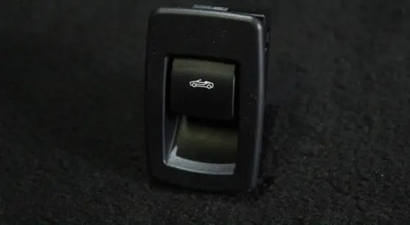 BMW i8 Folding roof switch 6832925