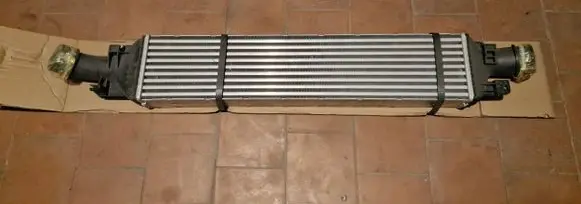 Audi Q3 8U Intercooler radiator 8U0145803B