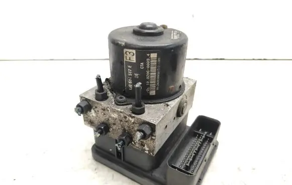 Volkswagen Golf IV ABS Pump 1C0907379E 10096003133 1J0614517E