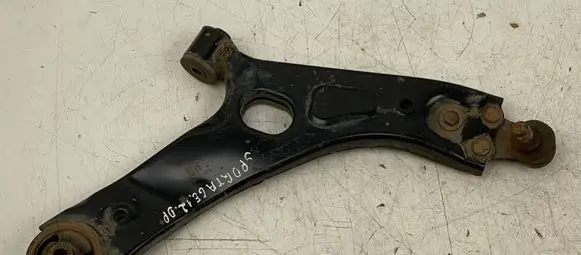 KIA Sportage Front lower control arm/wishbone