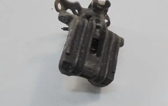 Volkswagen PASSAT B5.5 Rear brake caliper
