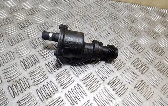 Volkswagen PASSAT B4 Vacuum pump 028207A