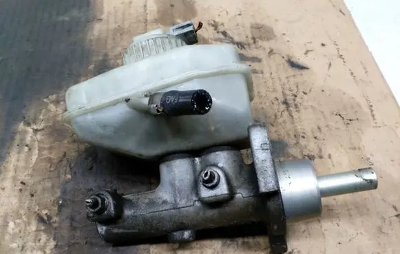 Opel Vectra B Master brake cylinder