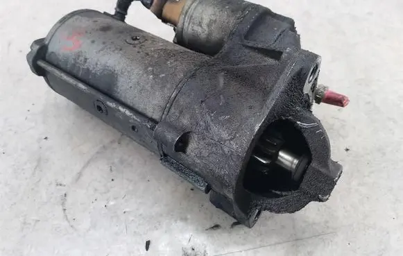 Renault Trafic I Starter motor 8200628419