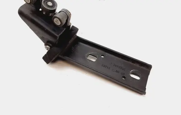 Renault Trafic II (X83) Sliding door middle roller runner 312372E 657153007