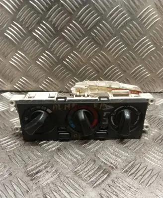 Nissan Almera Climate control unit