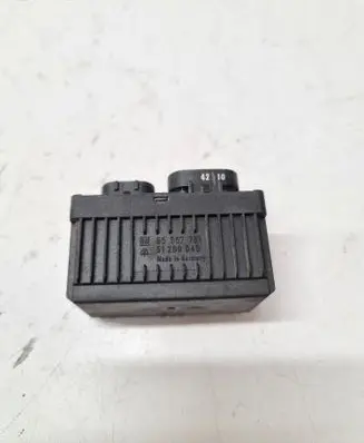 Opel Astra J Glow plug pre-heat relay 55557761 51299045
