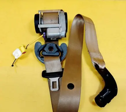 Volkswagen Golf Plus Front seatbelt 5M1857706