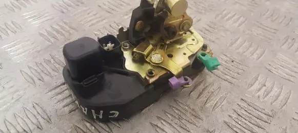 Chrysler PT Cruiser Front door lock GR12