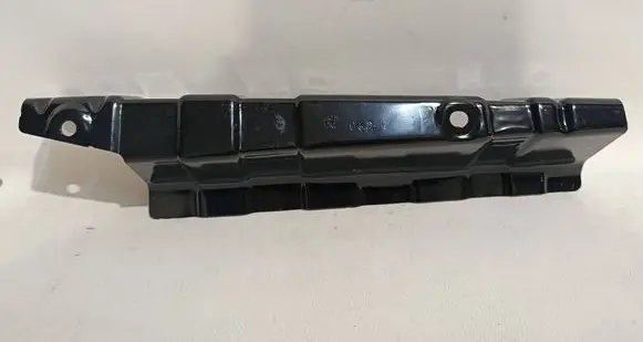 Dacia Duster II Fender mounting bracket 631461427R