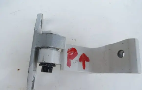 Volvo V60 Rear door upper hinge 31299545