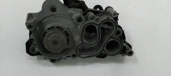 Volkswagen PASSAT B8 Water pump 04E121042A