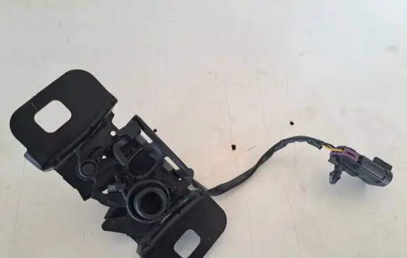 Chevrolet Corvette C7 Engine bonnet/hood lock/catch 23432307