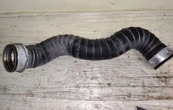 Mercedes-Benz CLK A209 C209 Intercooler hose/pipe A2095280082
