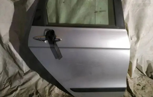 Honda FR-V Rear door PILKOS