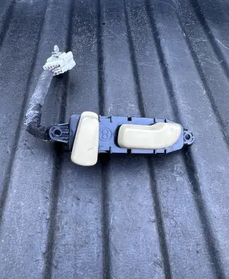 Infiniti FX Seat adjustment handle 1309
