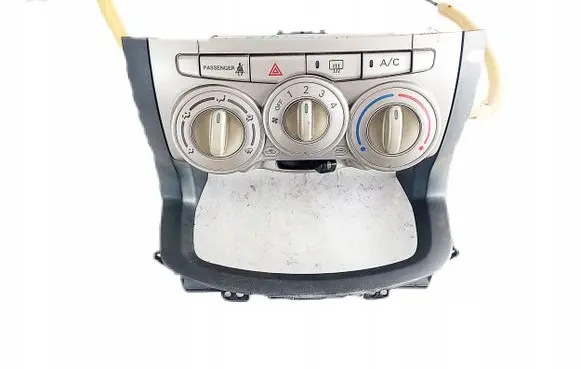 Subaru Legacy Climate control unit 8C108E26