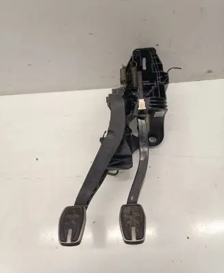 BMW 1 F40 Pedal assembly 6888754 81007486E 6860677