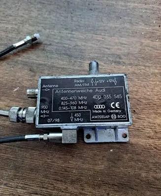 Audi A8 S8 D2 4D Aerial antenna amplifier 4D0035585 400470MHZ AW7035AP