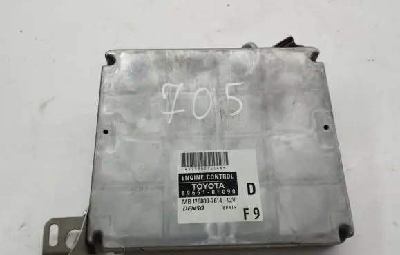 Toyota Corolla Verso AR10 Engine control unit/module 896610F090