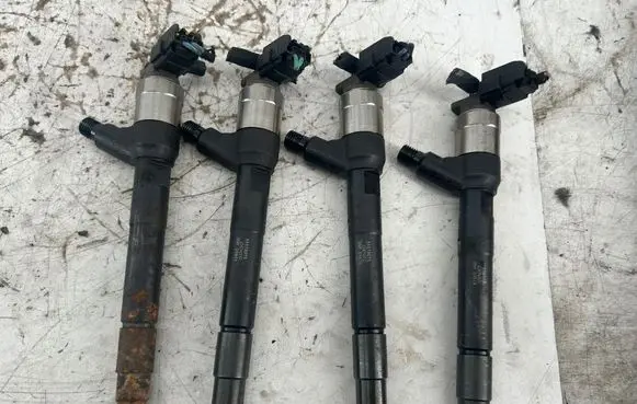 Opel Insignia A Fuel injectors set 55578075