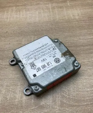 Volkswagen PASSAT B5 Airbag control unit/module 1J0909607 5WK4199