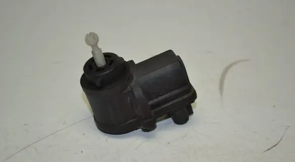 Opel Vectra B Headlight level adjustment motor 93083 09152523