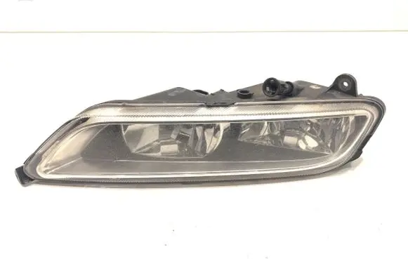 Volkswagen PASSAT B7 Front fog light