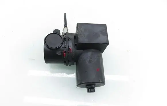 Seat Cordoba (6K) Central locking vacuum pump 1L0862257A