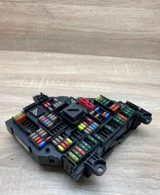 BMW 5 F10 F11 Fuse module 9252812 925281201