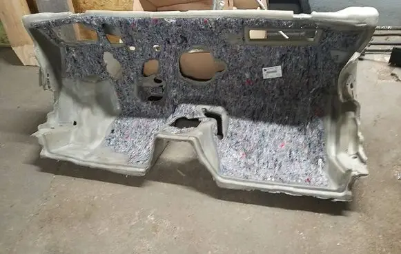 Engine bonnet/hood sound/heat insulation
