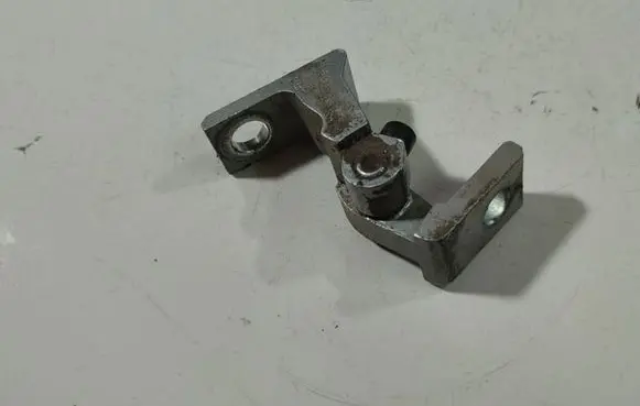 Volkswagen Cross Polo Front door upper hinge 