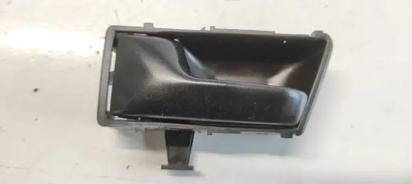 Volkswagen Polo II 86C 2F Front door interior handle 321837235A
