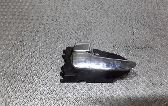 Mitsubishi Outlander Front door interior handle