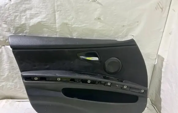 BMW 3 E90 E91 Front door card panel trim