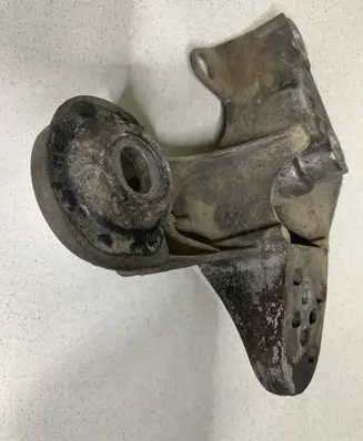 Volkswagen PASSAT B5.5 Engine mounting bracket 4B0199351B