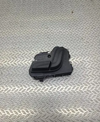 Mercedes-Benz E A207 Seat control switch A2048709010