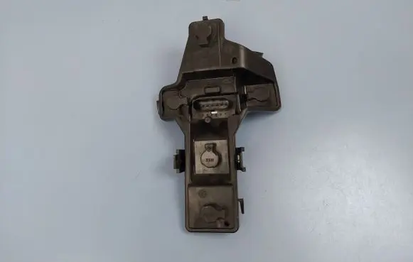 Volkswagen Touran I Tail light bulb cover holder 1T0945258D